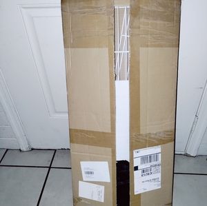 Desktop carbon steel bookshelf in white